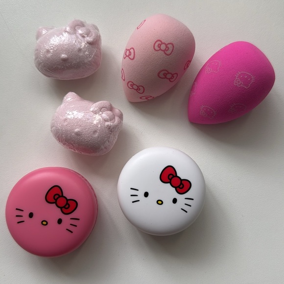 Hello Kitty Other - Hello Kitty & the Crème shop lip balm bath bomb & blenders